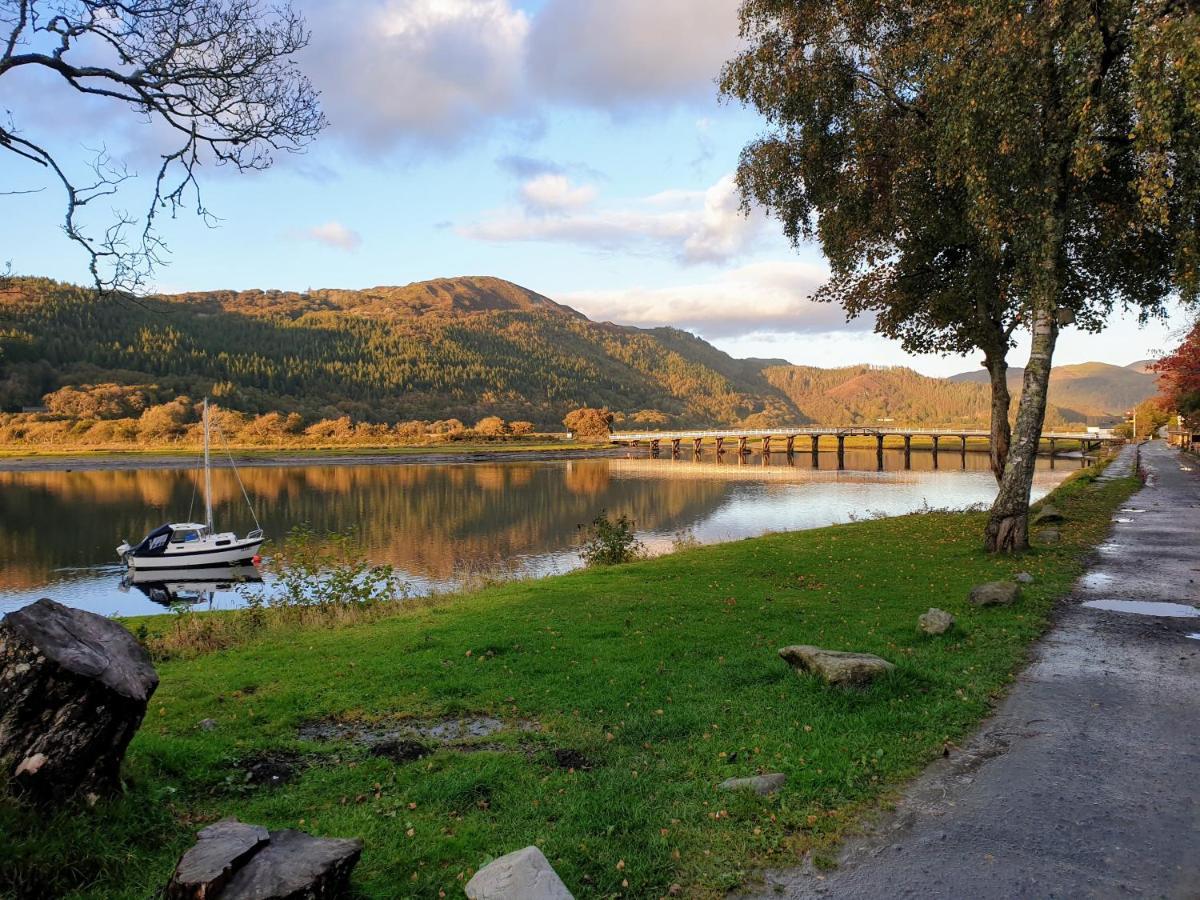 Villa Snowdonia Mawddach Escape Dolgellau Exterior foto